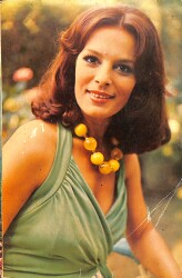 Hülya Koçyiğit Kartpostal (Küçük Boy) KRT23001 - Gökçekoleksiyon