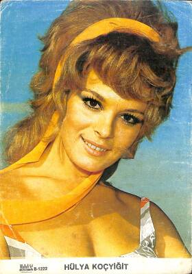 Hülya Koçyiğit Orta Boy Kartpostal KRT18704 - 1