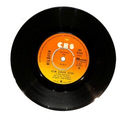 Nilüfer - Kim Arar Seni / Başka Sözüm Yok PLAK (10/8) PLK23958 - Gökçekoleksiyon