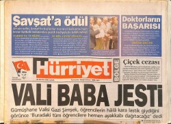 Hürriyet Bölge Gazetesi 26 Mayıs 2000 - Gümüşhane Valisi Gazi Şimşek'ten Baba Jesti - Samsunspor Futbolcu Avında GZ3353 - Gökçekoleksiyon