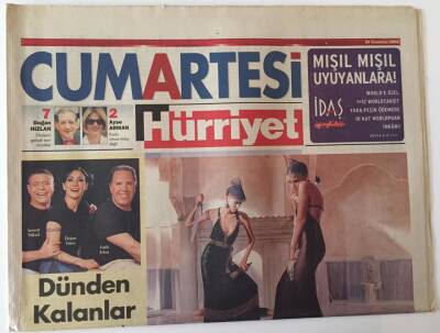 Hürriyet Cumartesi Eki 24 Temmuz 2004 - Dünden Kalanlar Ay Işığında Levent Yüksel , Özlem Tekin , Fatih Erkoç GZ18640 - 1
