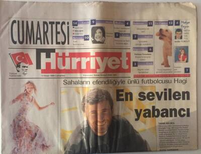 Hürriyet Cumartesi Gazetesi 10 Nisan 1999 - Sahaların Efendiliğiyle Ünlü Futbolcusu Hagi GZ16706 - 2