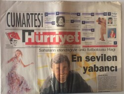 Hürriyet Cumartesi Gazetesi 10 Nisan 1999 - Sahaların Efendiliğiyle Ünlü Futbolcusu Hagi GZ16706 - 1