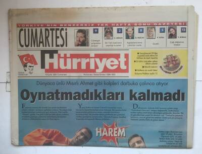 Hürriyet Cumartesi Gazetesi 15 Eylül 2001 - Ders Kitaplarında Irkçılık Temizliği GZ7367 - 1