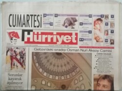 Hürriyet Cumartesi Gazetesi 15 Ocak 2000 Mite Yunan Yorumu - GZ44844 - 1