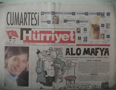 Hürriyet Cumartesi Gazetesi 16 Ekim 1999 Neşe Erberk Eski Güzellik Kraliçesi Şimdi Üç Kızların Anne Adayı -GZ37522 - 1