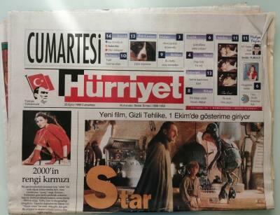 Hürriyet Cumartesi Gazetesi 25 Eylül 1999 Bir Kitap Yazdı Hayatı Değişti -GZ37034 - 1
