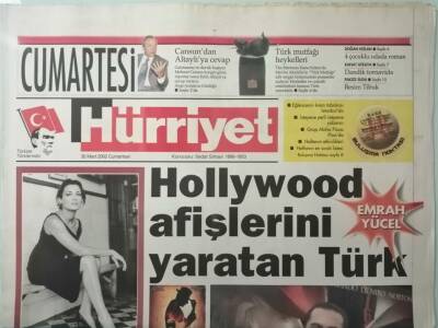 Hürriyet Cumartesi Gazetesi 30 Mart 2002 İki Dev Grup İstanbula Geliyor -GZ37233 - 1