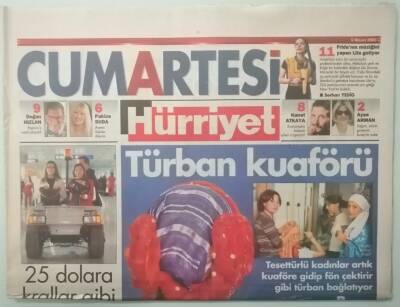 Hürriyet Cumartesi Gazetesi 5 Nisan 2003 Acılı Türkücü Aslında Kütüphaneci -GZ37504 - 1