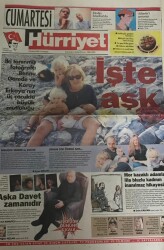 Hürriyet Cumartesi Gazetesi 9 Şubat 2002-Sevgililer Günü Öncesi Bennu Gerede den Tutkulu Bir Açıklama GZ45301 - 2