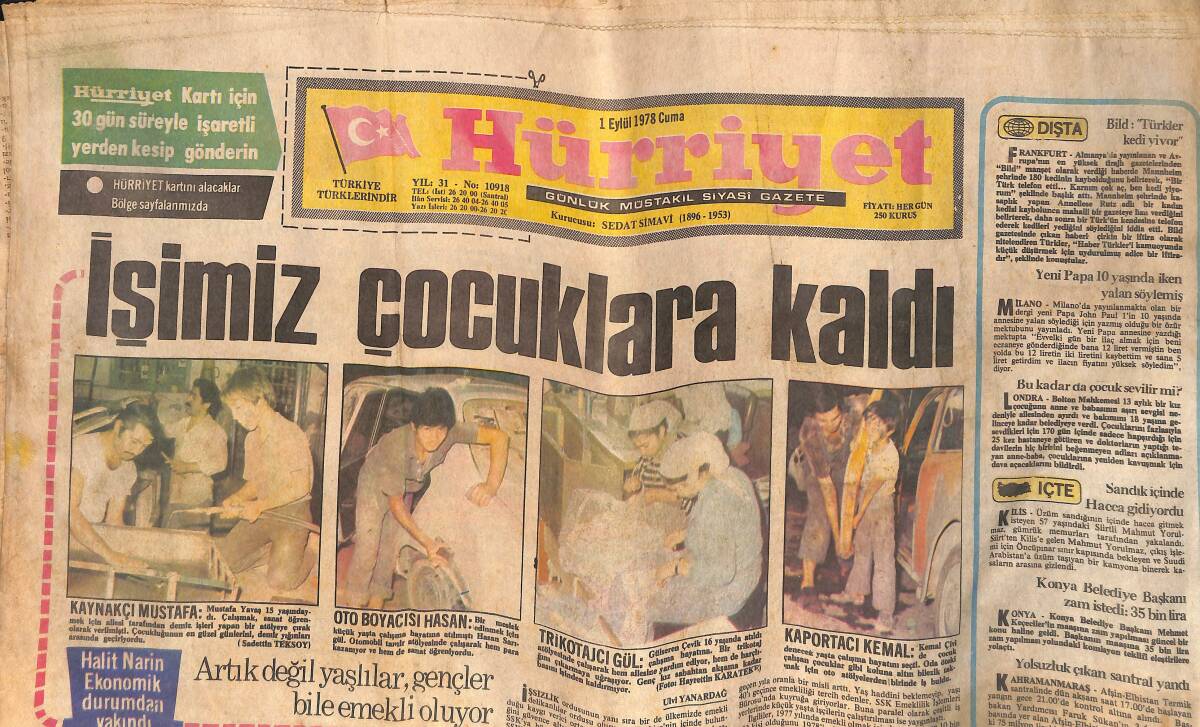 Hürriyet Gazetesi 1 Eylül 1978 - Ecevit Genç Teğmenlerle Beraber - İzmir Fuar'ı Manolya Bahçesinde Bu Akşam Zeki Müren Rüzgarı Var GZ132781 - 1