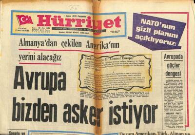 Hürriyet Gazetesi 1 Kasım 1973 - Yılın Adamı Demirele Gümüş Plaket Verildi GZ92033 - 1