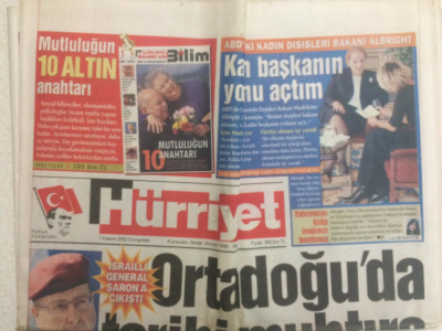 Hürriyet Gazetesi 1 Kasım 2003 - Ortadoğuda Tarihi Muhtıra GZ27701 - 1