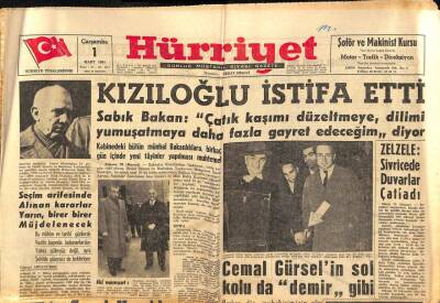 Hürriyet Gazetesi 1 Mart 1961 - Zelzele Sivricede Duvarlar Çatladı GZ82260 - 1
