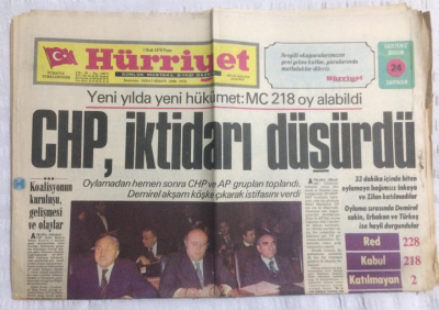 Hürriyet Gazetesi 1 Ocak 1978 - CHP İktidarı Düşürdü - GZ19689 - 1