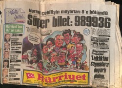 Hürriyet Gazetesi 1 Ocak 1987 - Özal , 7 Santim Kalınlaştı - Liderlerden Mesajlar - Stephanie : İlk Erkeğim Belmondo GZ160905 - Gökçekoleksiyon
