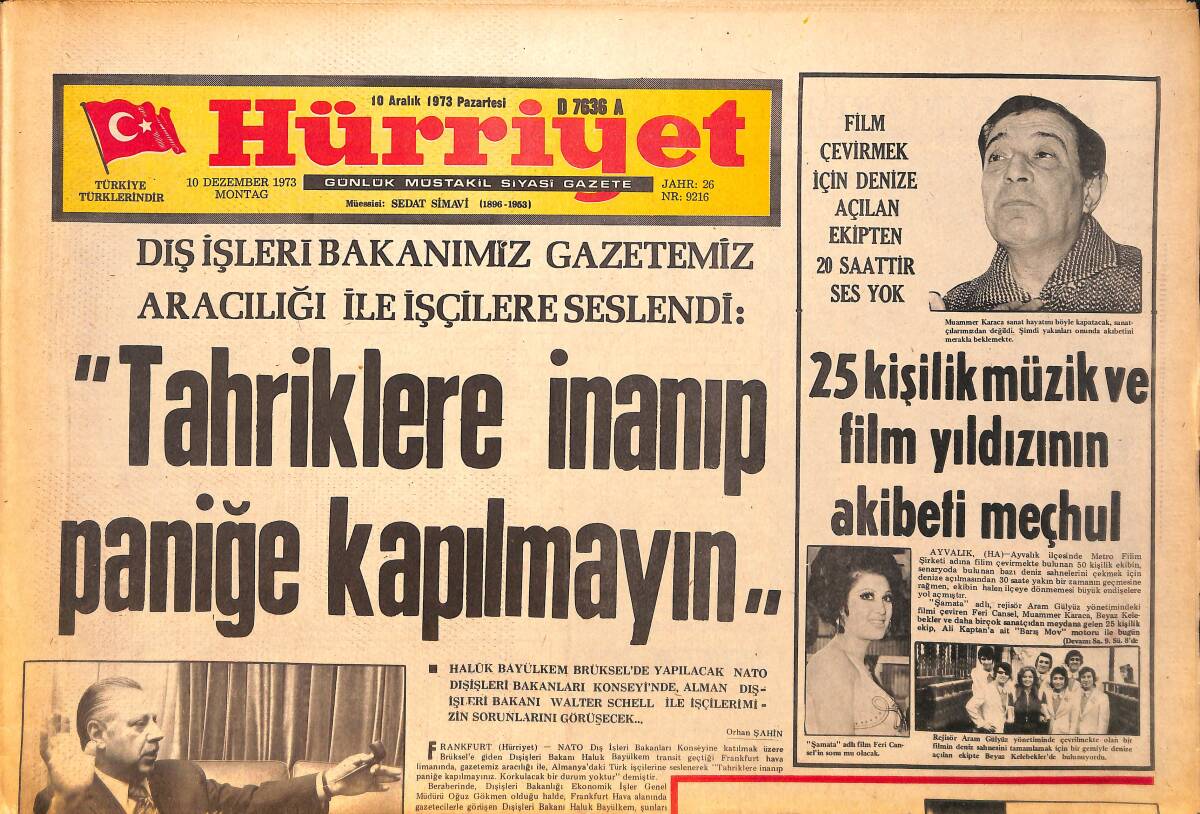 Hürriyet Gazetesi 10 Aralık 1973 - Sınıfta Öldürülen 16 Yaşındaki Kızın Cenazesi Kaldırıldı - 18 Milyon Kişi Sandık Başına Gidecek GZ158143 - 1