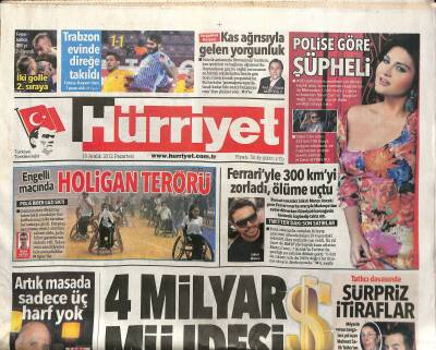 Hürriyet Gazetesi 10 Aralık 2012 - MHPlilere 9 Işık Hatırlatması . Türkeş de Mi Sultanlık İstiyordu - Trabzon Evinde Direğe Takıldı GZ125771 - 1