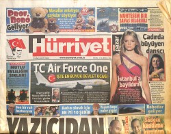 Hürriyet Gazetesi 10 Mart 2013 - Haliç'teki Metro Köprüsü - İşte En Büyük Devlet Uçağı : TC Air Force One GZ160127 - Gökçekoleksiyon