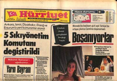 Hürriyet Gazetesi 11 Ağustos 1980 - Yenikapı Gar Gazinosu Afişi Neşe Karaböcek - Ajda Pekkan - Fatma Girik - Adnan Pekak GZ69183 - 1