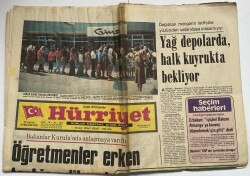 Hürriyet Gazetesi 11 Eylül 1975 - Yağ Depolarda , Halk Kuyrukta Bekliyor GZ60952 - 2