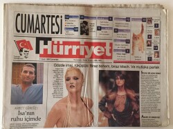 Hürriyet Gazetesi 11 Eylül 1999 - Gözde İmaj Rüküşlük Biraz Bohem Biraz Kitsch. Ve Mutlaka Parlak - GZ16141 - 1