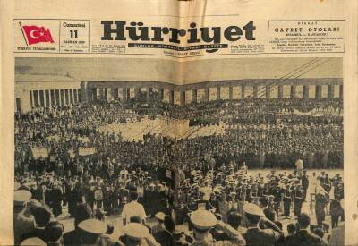Hürriyet Gazetesi 11 Haziran 1960 - Hürriyet Şehitlerini Dün Ankarada Törenle Toprağa Verdik GZ92460 - 1