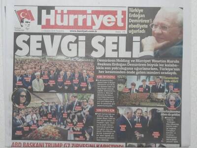 Hürriyet Gazetesi 11 Haziran 2018 - Orhan Gencebay Erdoğan Demirörene Tabutunu Öperek Veda Etti GZ52993 - 1