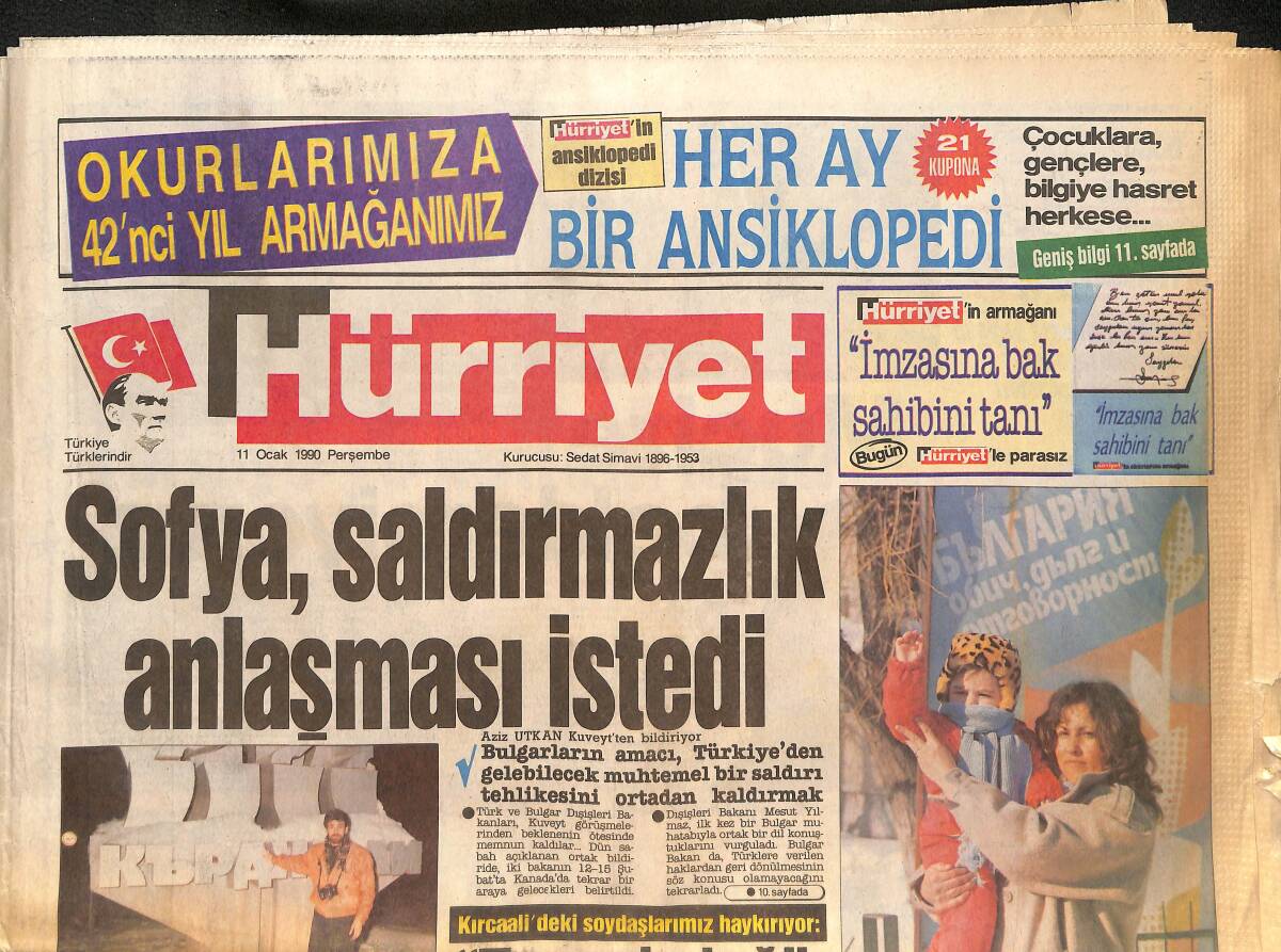 Hürriyet Gazetesi 11 Ocak 1990 - Sofya, Saldırmazlık Anlaşması İstedi - Assolist Savaşını Hülya Avşar Kazandı GZ133860 - 1