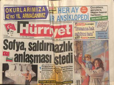 Hürriyet Gazetesi 11 Ocak 1990 - Sofya , Saldırmazlık Anlaşması İstedi GZ88262 - 1