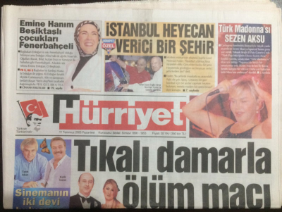 Hürriyet Gazetesi 11 Temmuz 2005 - Türk Madonnası Sezen Aksu, Sinemanın İki Devi Buluşuyor Kadir İnanır Ve Tarık Akan GZ21949 - 1