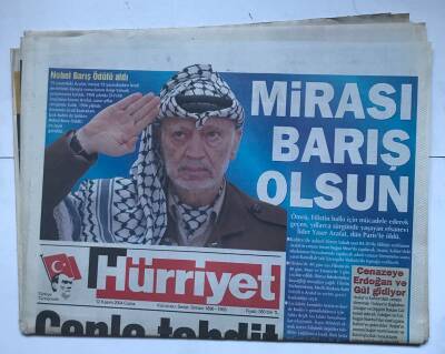 Hürriyet Gazetesi 12 Kasım 2004 - Mirası Barış Olsun GZ8596 - 1