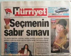 Hürriyet Gazetesi 12 Nisan 1999 Sezen Aksu İle Bomba Gibi Röportaj -GZ44593 - 1