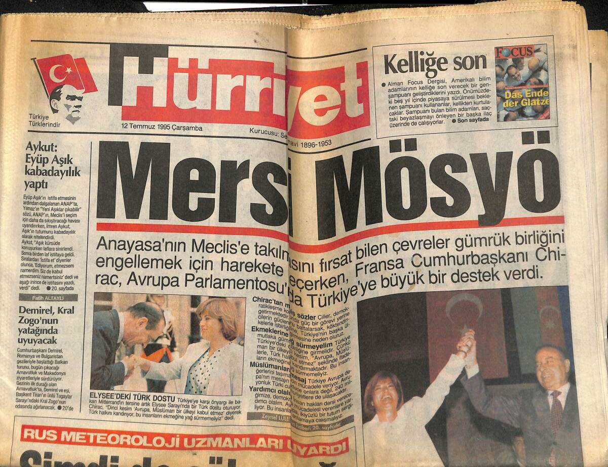 Hürriyet Gazetesi 12 Temmuz 1995 - Yeltsin Hastaneye Kaldırıldı - NATO , Sırpları Bombaladı GZ133005 - 1