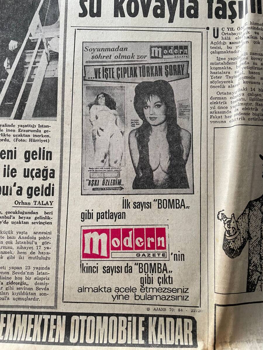 Hürriyet Gazetesi 13 Ekim 1971 - Ve İşte Çıplak Türkan Şoray - Erim, Akçal Ve Özalp'ın İstifasını Kabul Etmedi - Rumen Pilotu Uçağı İle Kefken'e İndi GZ140467 - 2