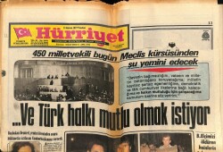 Hürriyet Gazetesi 13 Haziran 1977 - ...Ve Türk Halkı Mutlu Olmak İstiyor GZ70406 - 2