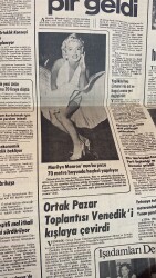 Hürriyet Gazetesi 13 Haziran 1980 - Marilyn Monroenun Bu Pozu 70 Metre Boyunda Heykel Yapılıyor GZ117435 - 2