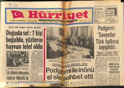 Hürriyet Gazetesi 13 Nisan 1972 - Zeki Müren Ayşem Şarkısını Dinlerken Göz Yaşını Tutamadı GZ76353 - 1