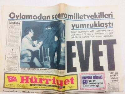 Hürriyet Gazetesi 13 Nisan 1975 - Yunanistan Türk Casusu Diye Amerikalı Subayı Yakaladı GZ71041 - 2