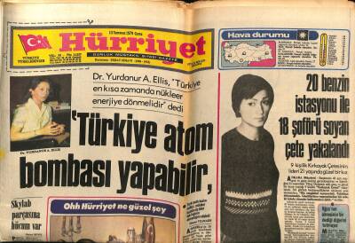 Hürriyet Gazetesi 13 Temmuz 1979 - Skylab Parçasına Hücum Var - Ecevit Yurt Gezisine Çıkıyor Demirel Tatil Yapacak GZ117542 - 1