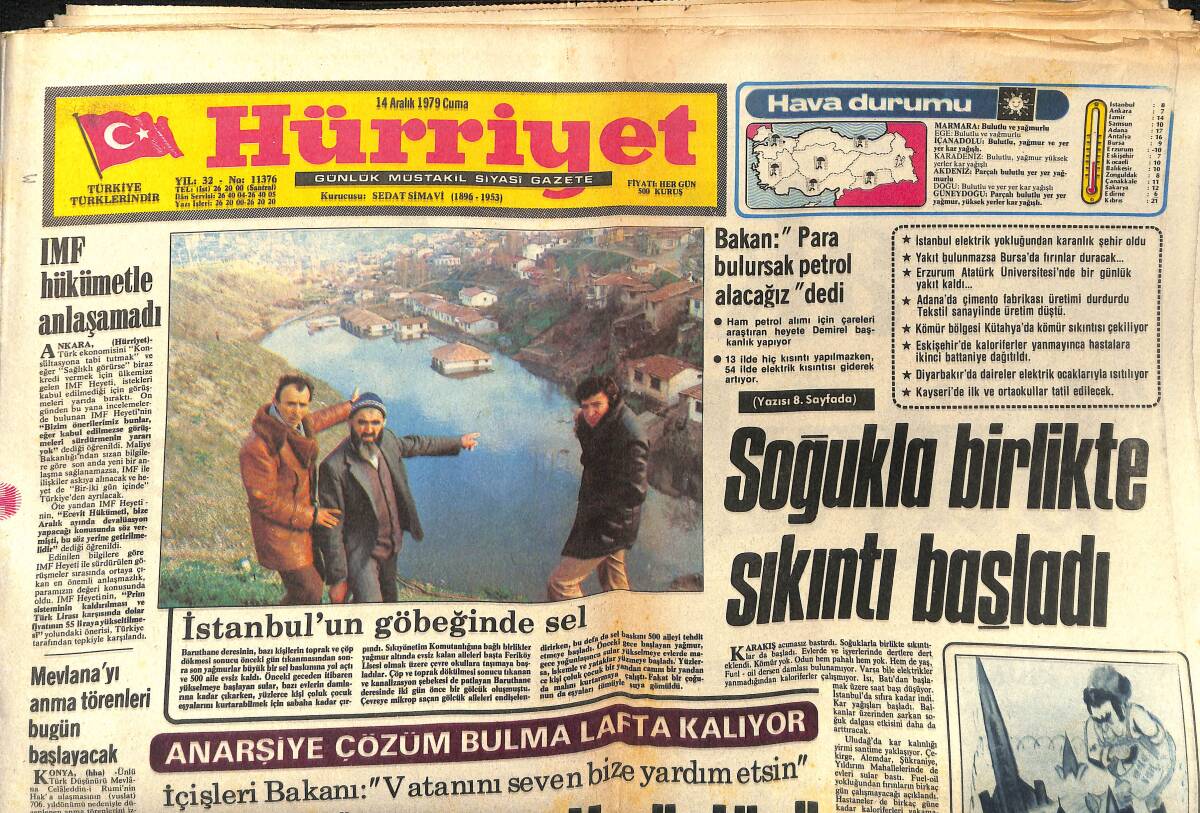 Hürriyet Gazetesi 14 Aralık 1979 - Türkan Şoray Ve Şöminesi - Zeki Müren Sesini Koruyor - Fatma Girik Şömine Keyfi - Cüneyt Arkın'ın Büyük Zevki GZ140736 - 1