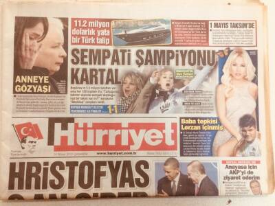 Hürriyet Gazetesi 14 Nisan 2010 - Hristofyas O An Gider GZ40071 - 1