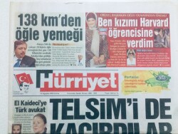 Hürriyet Gazetesi 15 Ağustos 2003 - Telsimi De Kaçırdılar GZ43318 - 1