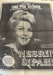 Hürriyet Gazetesi 15 Haziran 1968 - Lunapark Gazinosu Dev Boy Afişi * Sadri Alışık-Nesrin Sipahi GZ142434 - 3