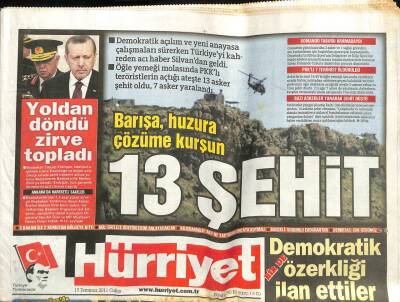 Hürriyet Gazetesi 15 Temmuz 2011 - Beşiktaş Yönetimi , Şike İddiaları Nedeniyle Bugüne Dek Görülmemiş Bir Karara İmza Attı GZ100883 - 1