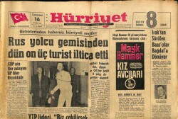 Hürriyet Gazetesi 16 Kasım 1963 - Rus Yolcu Gemisinden Dün 13 Turist İltica Etti GZ70978 - 2