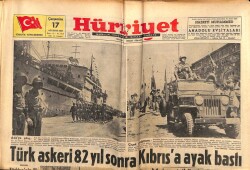 Hürriyet Gazetesi 17 Ağustos 1960 - Türk Askeri 82 Yıl Sonra Kıbrısa Ayak Bastı GZ72654 - 2