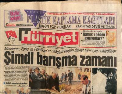 Hürriyet Gazetesi 17 Eylül 1990 - İzmir Toplantısı Olaylı Geçince İnönü Bölge Toplantısını İptal Etti GZ62395 - 1