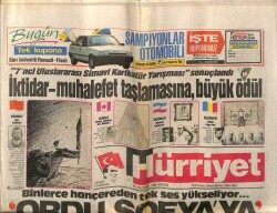 Hürriyet Gazetesi 18 Haziran 1989 - Binlerce Hançereden Tek Ses Yükseliyor Ordu Sofyaya GZ61686 - 2
