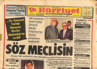 Hürriyet Gazetesi 18 Temmuz 1982 - ...Ve Anayasa Taslağı Danışma Meclisi Başkanlığına Verildi GZ116240 - 1